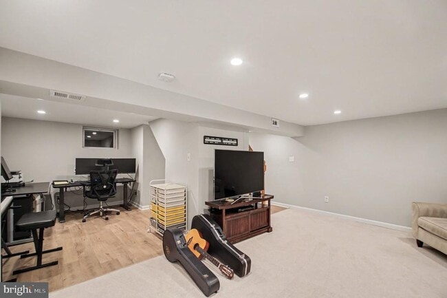 Building Photo - 6417 Berkshire Dr