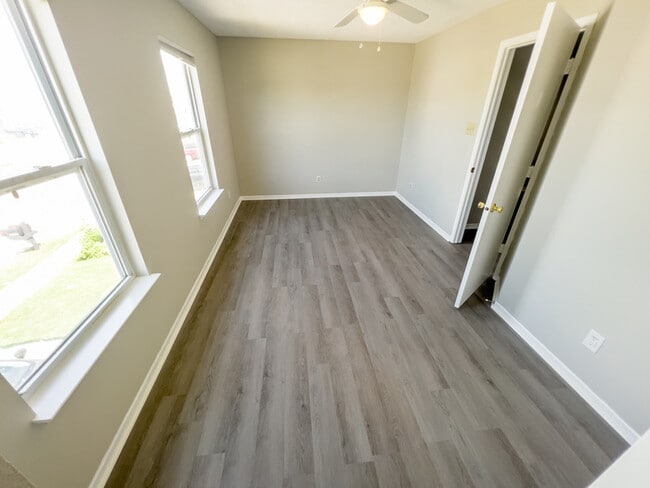 Building Photo - Newly Renovated Noblesville Home