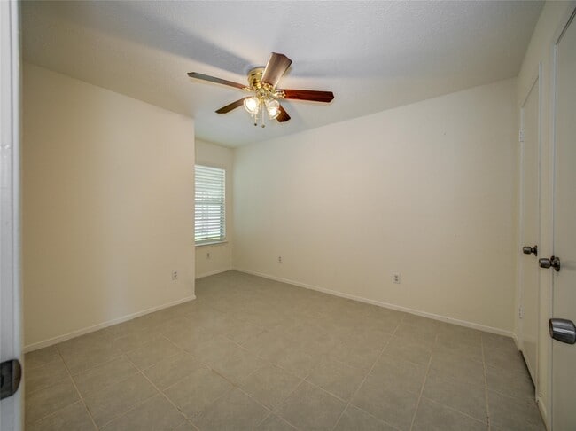 Building Photo - 6834 Harpers Dr