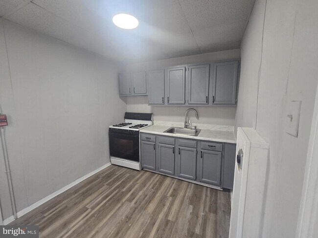 Building Photo - 6700 Keystone St