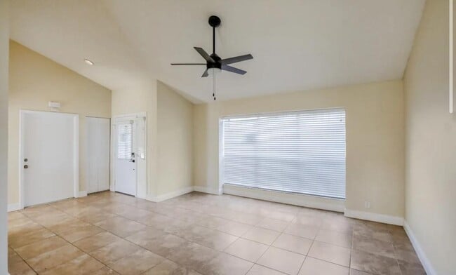 Building Photo - 9450 Chelsea Dr