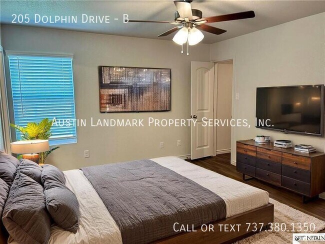 Building Photo - 205 Dolphin Dr