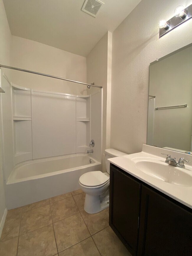 Building Photo - 408 Vega Ln