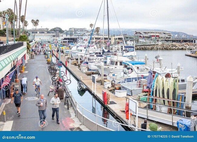 Building Photo - 3/4 mile to beach 3BR in Redondo Beach