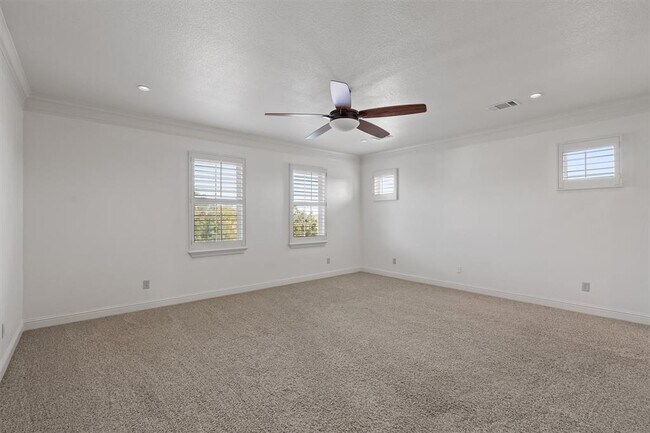 Building Photo - 8917 Villa Norte Dr