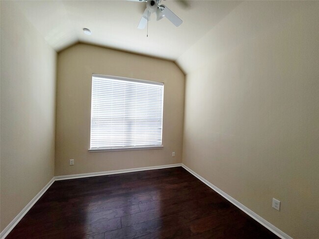 Building Photo - 9415 Harmony Lake Ln