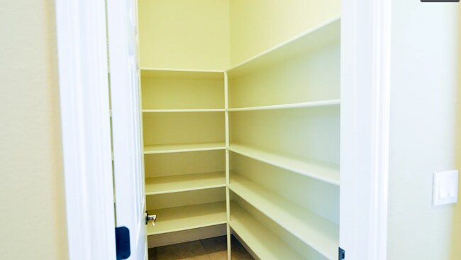 Building Photo - For Rent – Spacious 4-Bedroom Home with Bo...