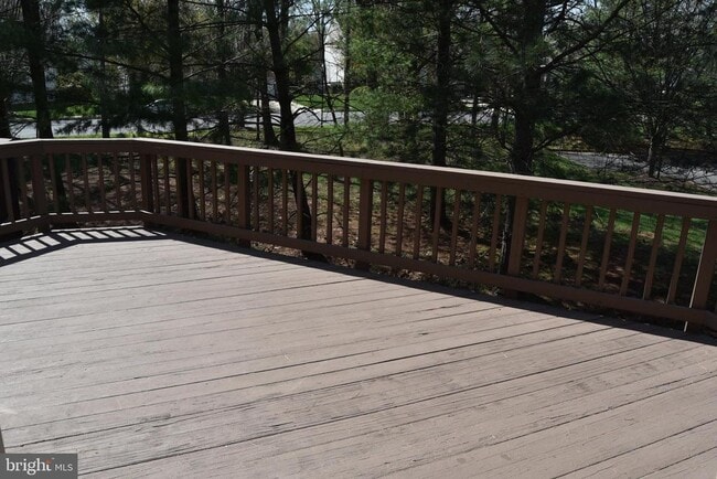 Building Photo - 44037 Kings Arms Square