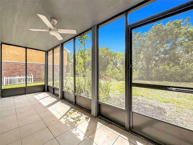 Building Photo - 200 Country Club Dr