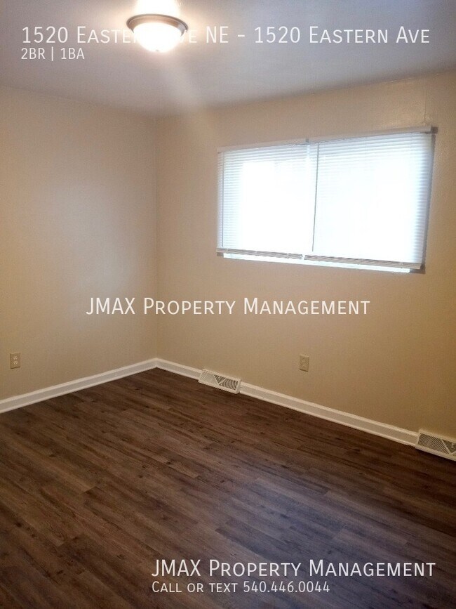 Building Photo - 1520 Eastern Ave NE