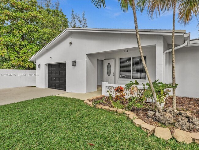 Building Photo - Southwest 42nd Terrace, Fort Lauderdale, FL 33314 - 3 BR 2 BA house