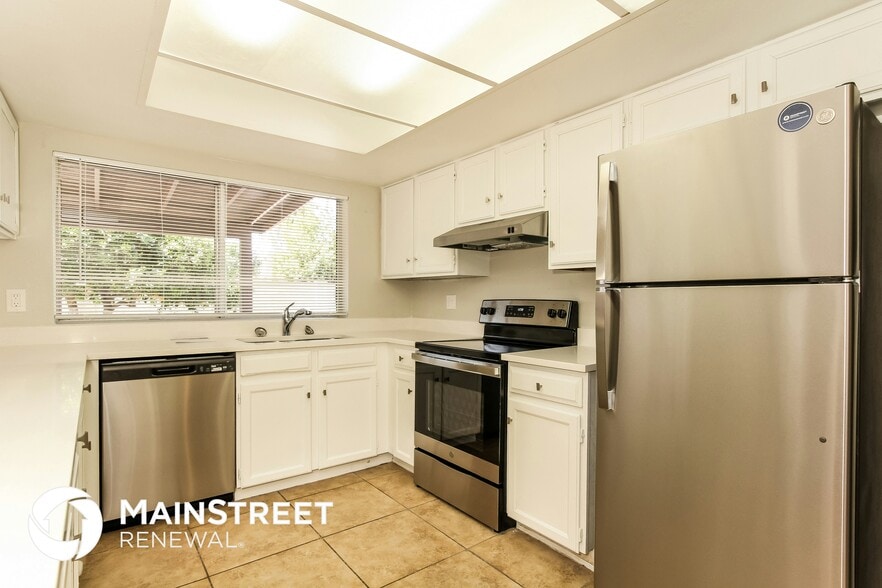 Building Photo - 8720 N 53rd Ave