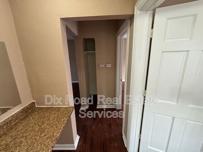 Building Photo - 1706 Meadow Ave