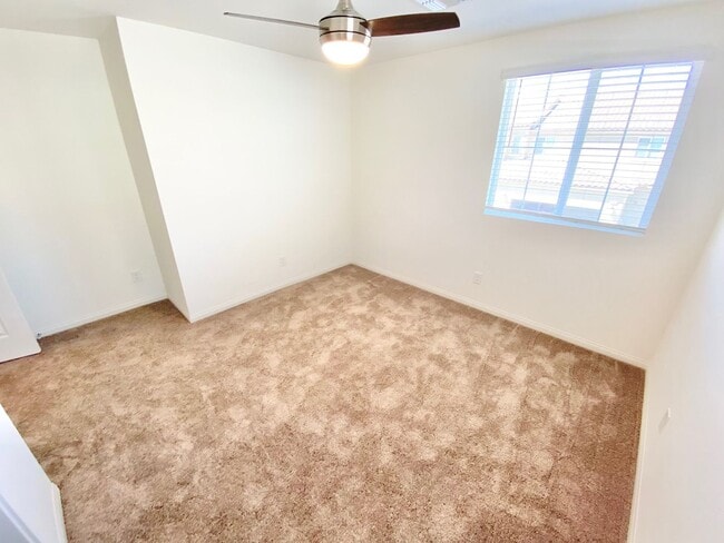 Building Photo - STUNNING BRAND NEW 3 BEDROOMS 2.5 BATHROOMS TWO STORY TOWNHOUSE WITH 2 CAR GARAGE