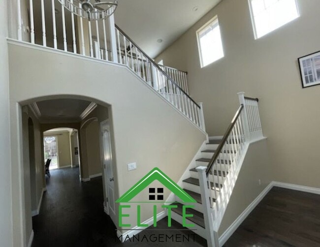 Building Photo - Beautiful 4-Bedroom Home in Desirable Ranc...