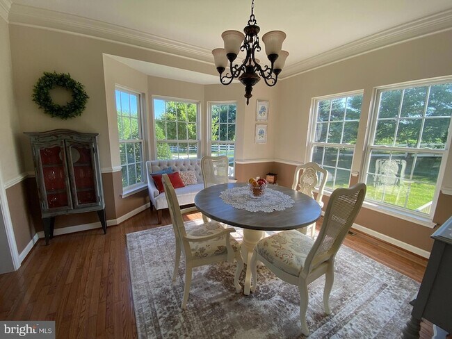 Building Photo - 6 Hollow Creek Cir