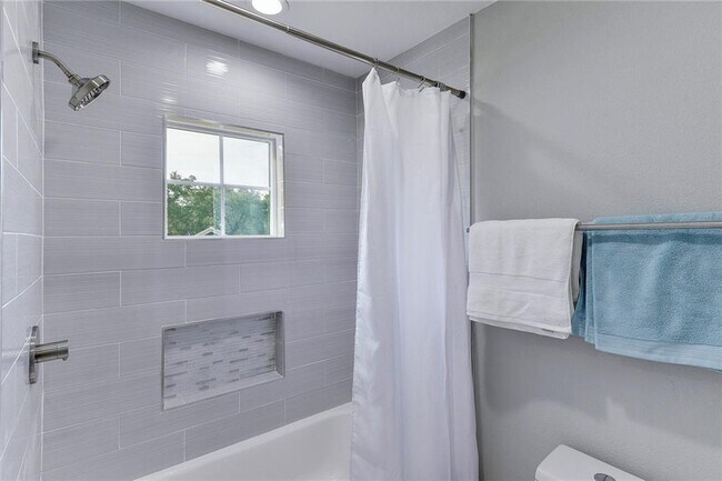 Building Photo - 713 Nomad Dr