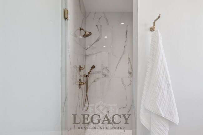 Building Photo - 1200 Phillips St