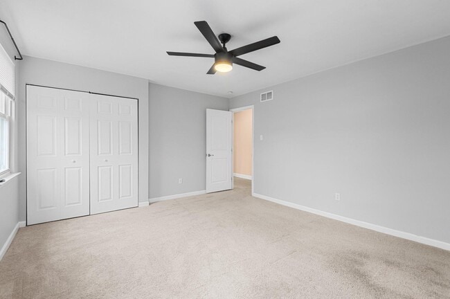 Building Photo - 6420 Thomas Paine Ct