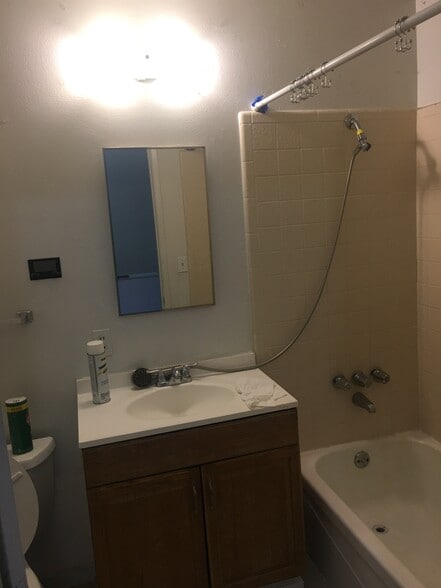 Building Photo - 7221 Bark Ln