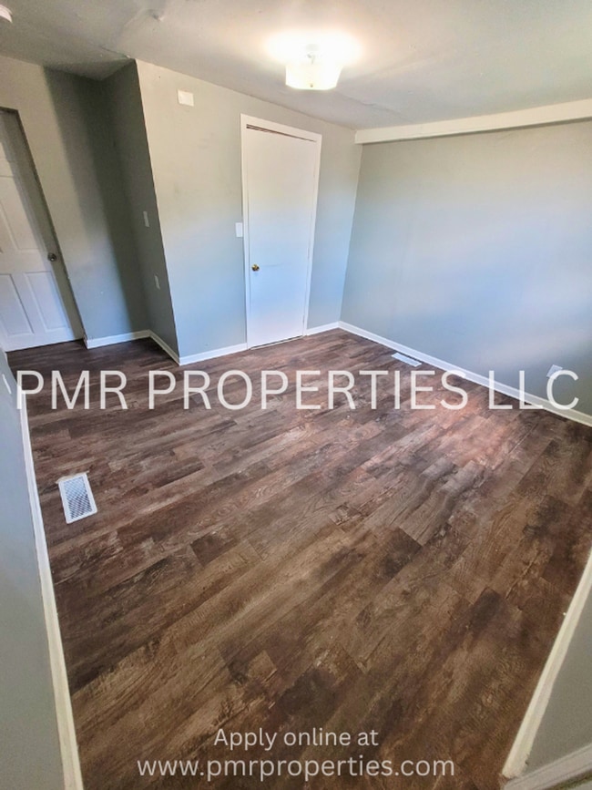 Building Photo - AVAILABLE SOON! 3 Bedrooms/2 Bathroom House