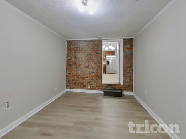 Building Photo - 3009 Blackwood Dr