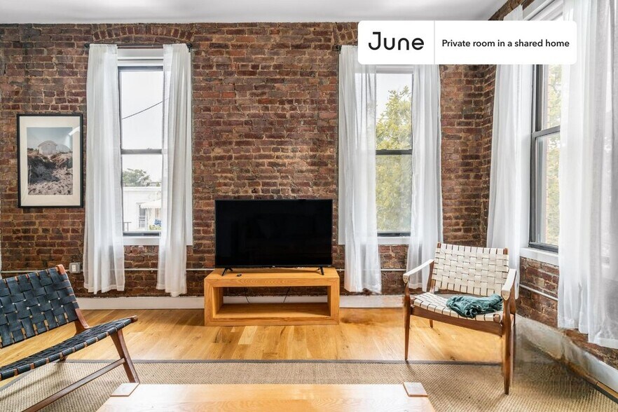 Building Photo - Room in Shared 5 bed/3 bath home