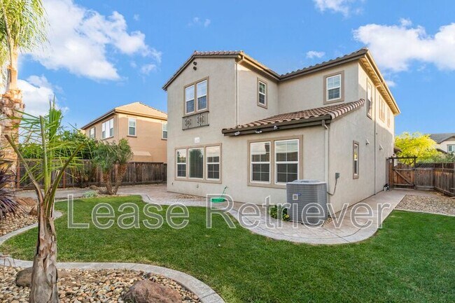 Building Photo - 479 W Esplanade Dr