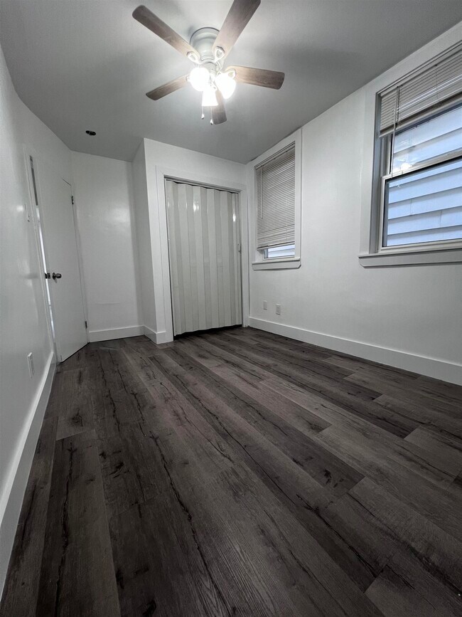 Building Photo - 28 E 47th St