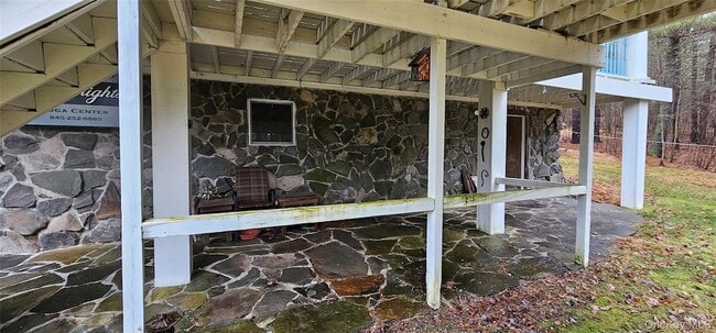 Building Photo - 18 Lake Ridge Rd