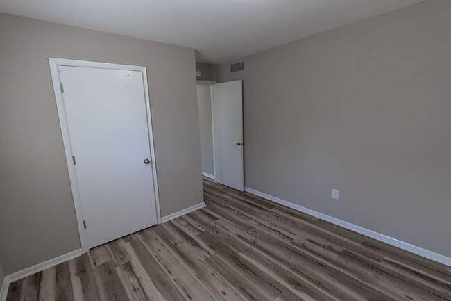 Building Photo - 3415 Balboa Ln