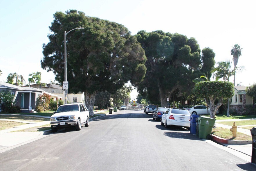 Building Photo - 6037 Comey Ave