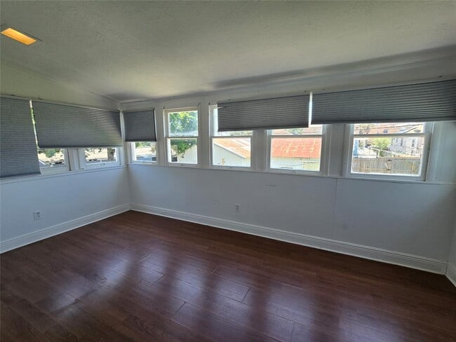 Building Photo - 4315 Avenue L