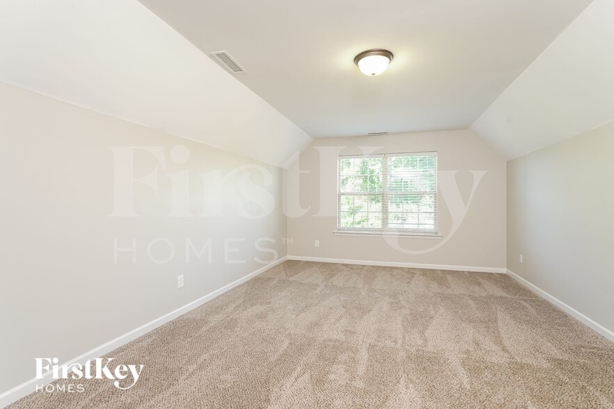 Building Photo - 1651 Ashmead Ln