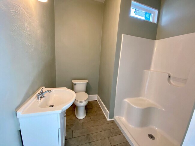 Building Photo - 3 bed/ 2 bath house in Seneca