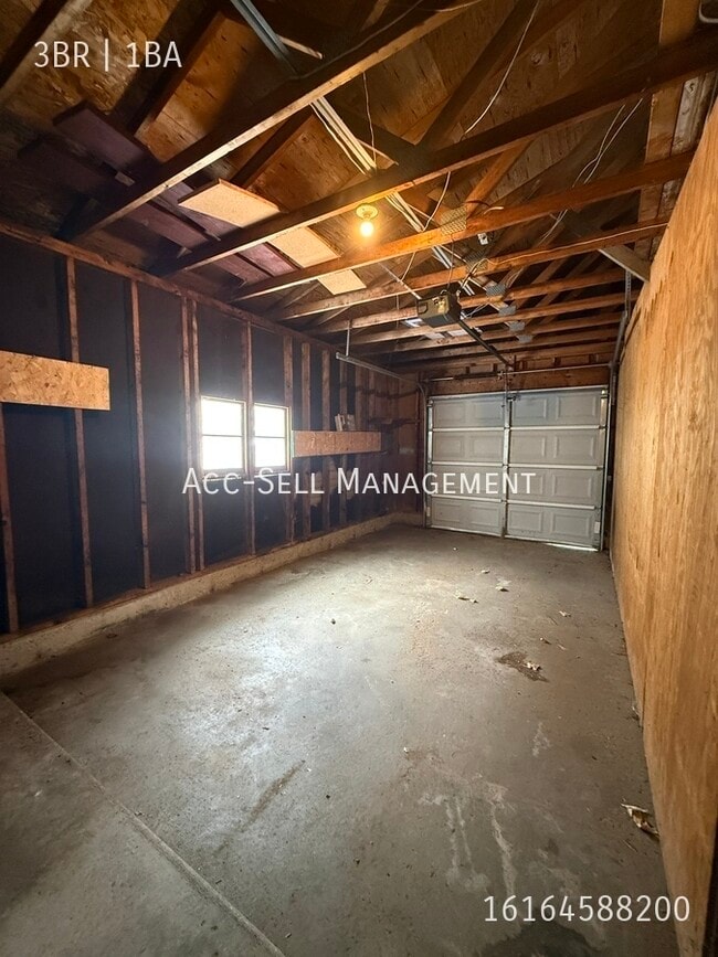 Building Photo - 5796 Christie Ave SE