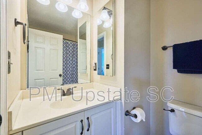 Building Photo - 430 Rosehaven Way