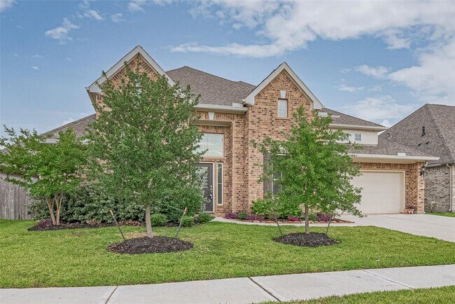 Building Photo - 5511 Highland Dr