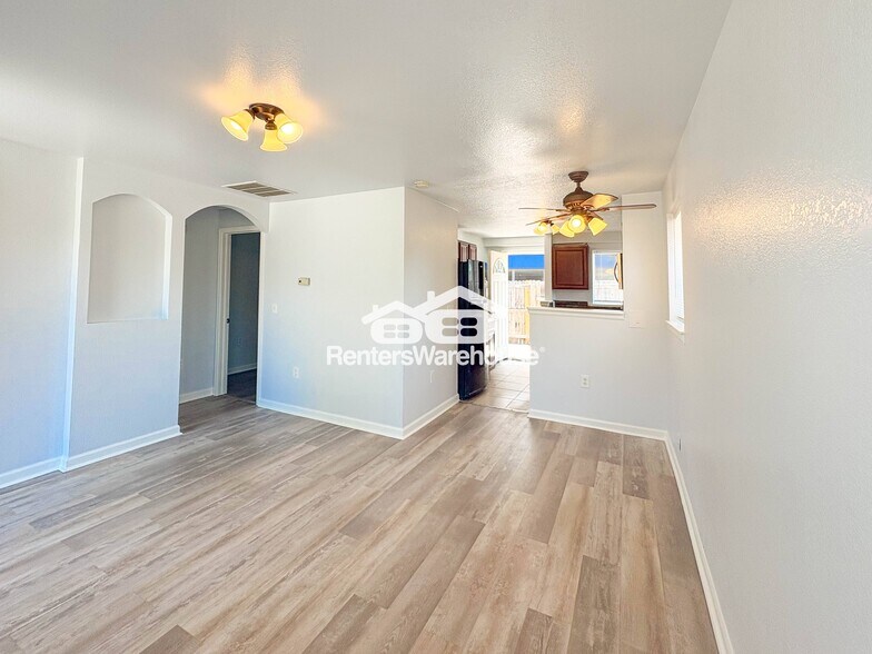 Building Photo - 1544 Valentia St
