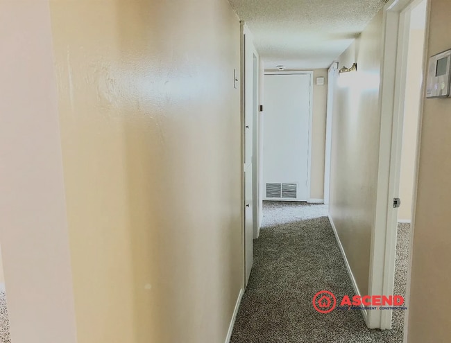 Building Photo - Lovely Home in Northeast Bakersfield!