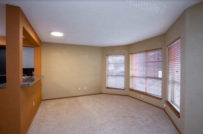 Building Photo - 1125 E Olive St