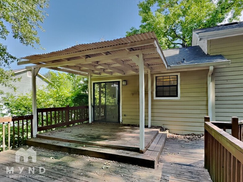 Building Photo - 2682 Winding Creek Dr