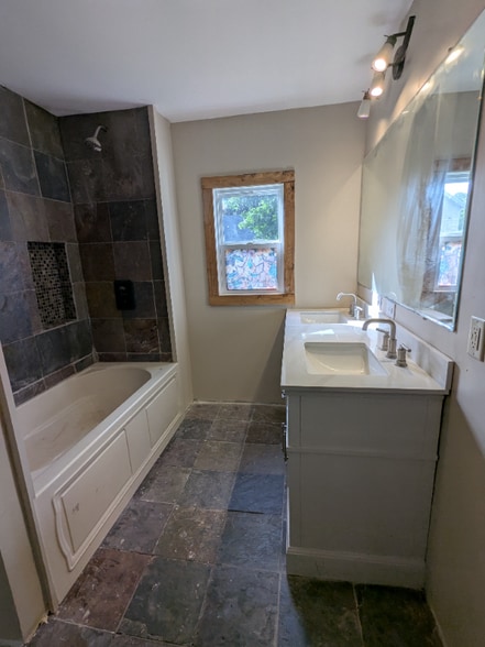 Building Photo - 104 N Rural St