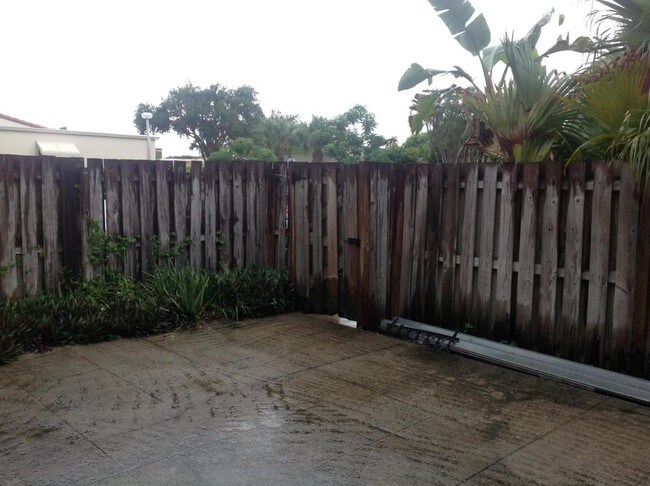 Building Photo - 166 Lake Arbor Dr