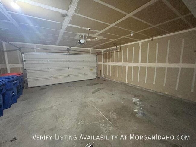 Building Photo - 5498 S Loughs Way