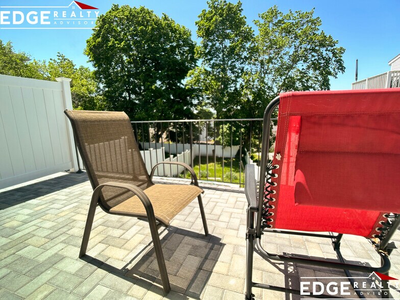 Building Photo - 240 Palfrey St