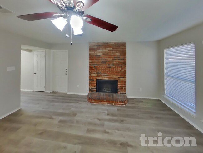 Building Photo - 1701 Pecan View Dr
