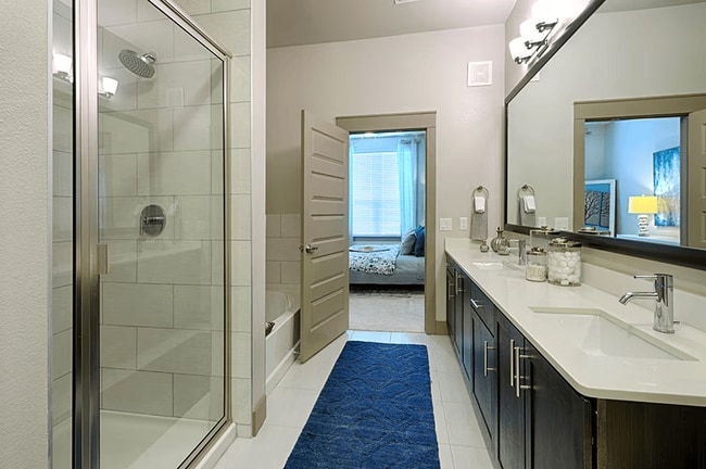 Building Photo - Live in Style – Up to 6 Weeks FREE in Down...