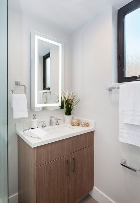 Building Photo - 1059 Elm Ave