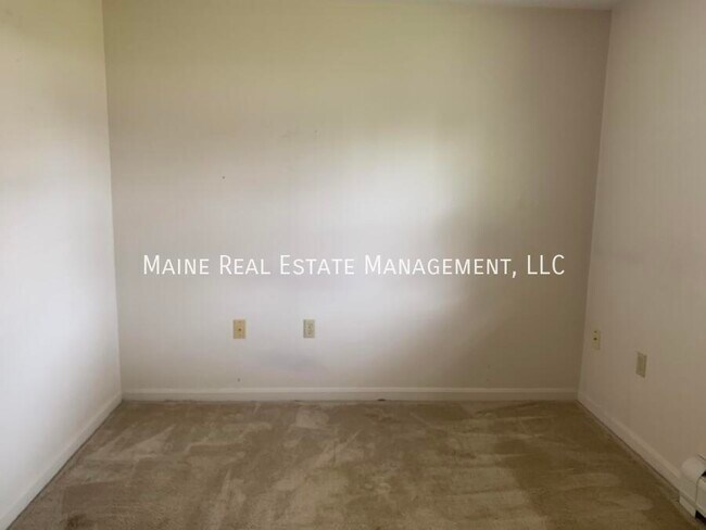 Building Photo - 385 Pine St